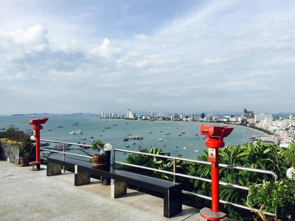 Bedtime Pattaya Hotel Exterior foto